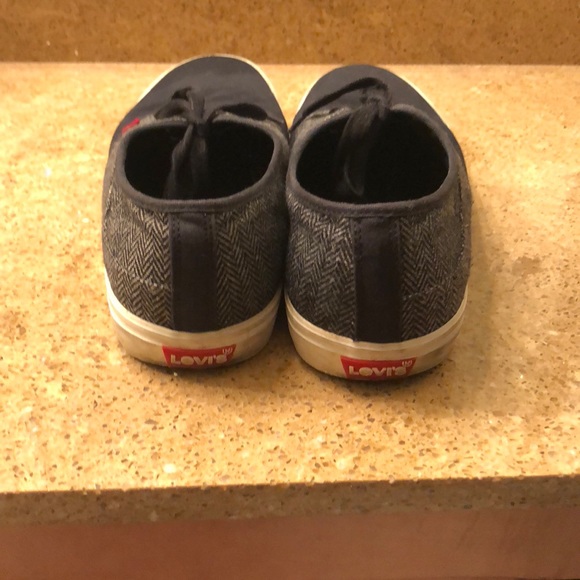 Black and grey Levi’s shoes. Size 13. - Picture 4 of 4